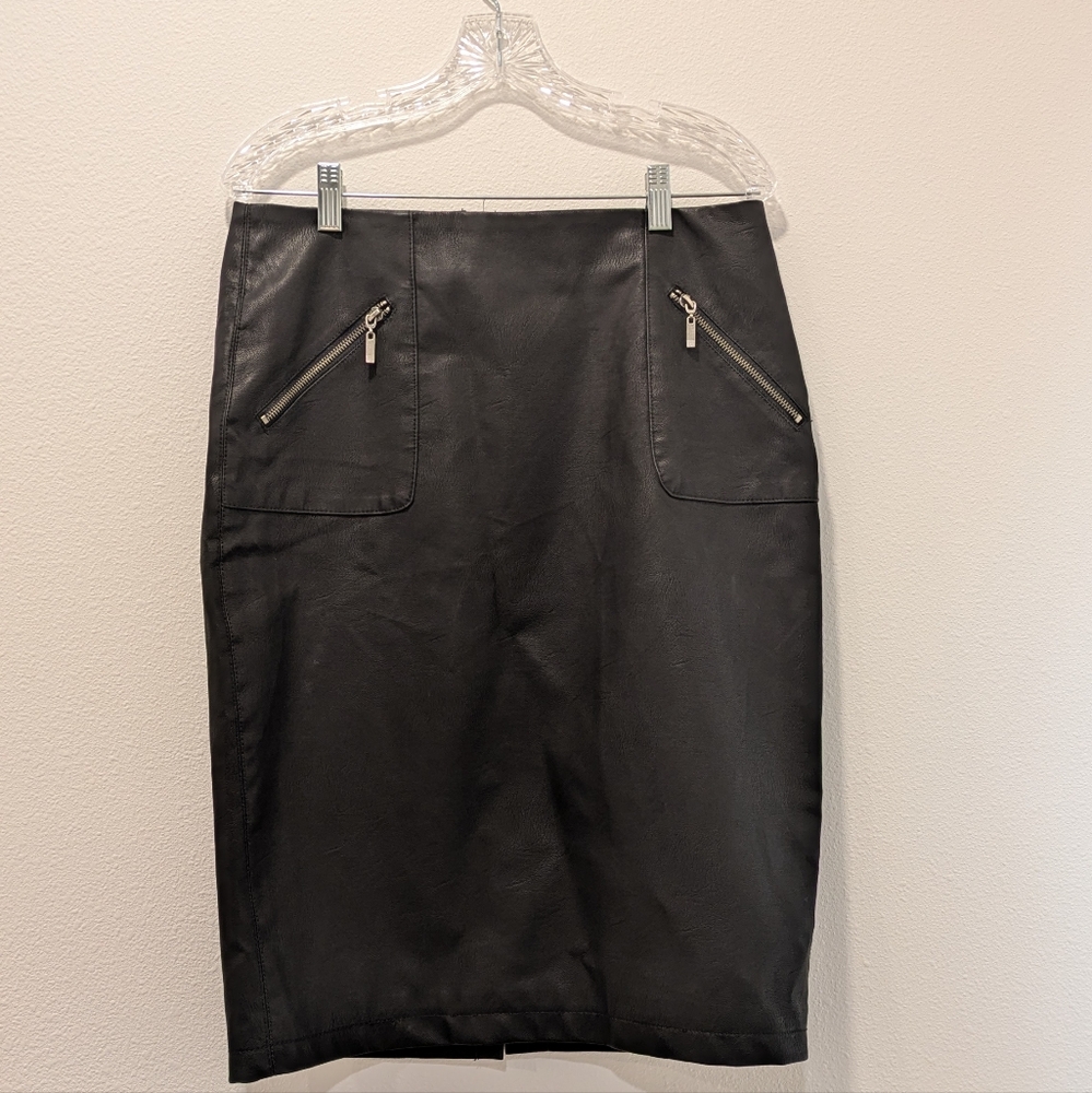 Baccini Black Pencil Skirt - Size 10